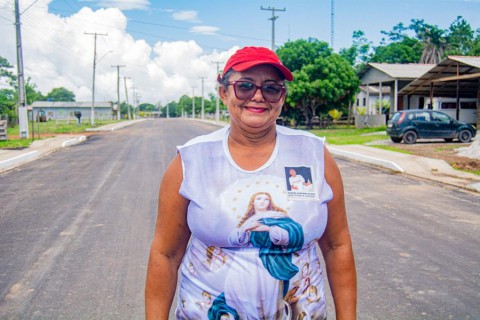 ‘O asfalto vai gerar mais progresso e renda para Carmo do Macacoari’, afirma moradora sobre obras de pavimentação do Governo do Amapá